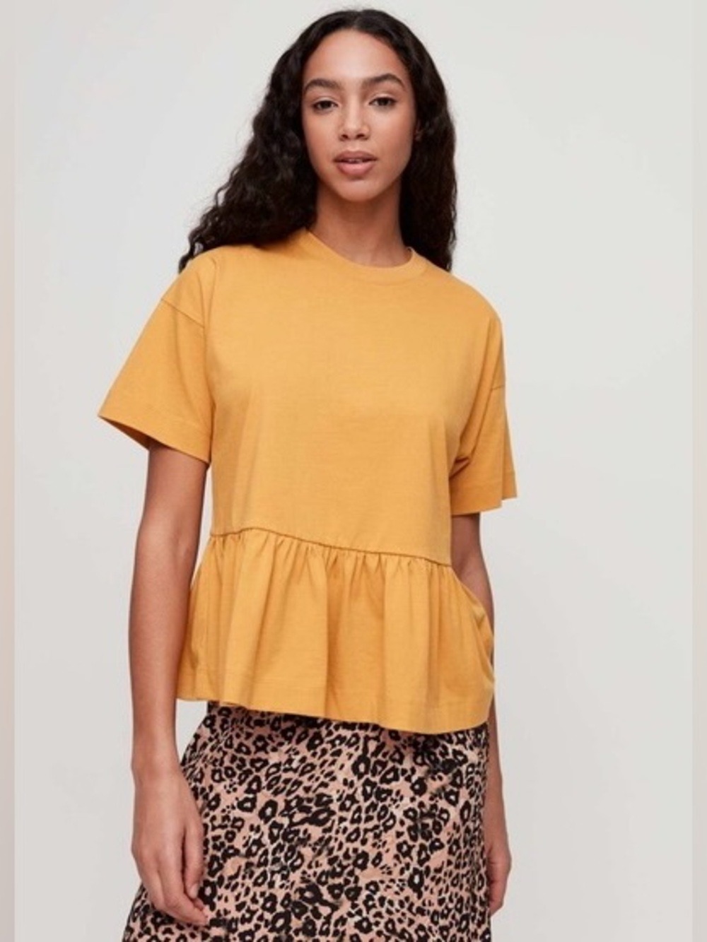 Aritzia Wilfred Lisandra XS Blouse T Shirt Peplum Mustard
